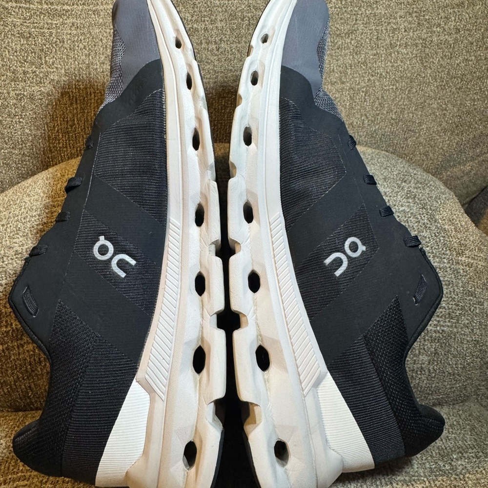 On Cloud Cloudrunner 2 Men’s Black Eclipse/Frost … - image 4